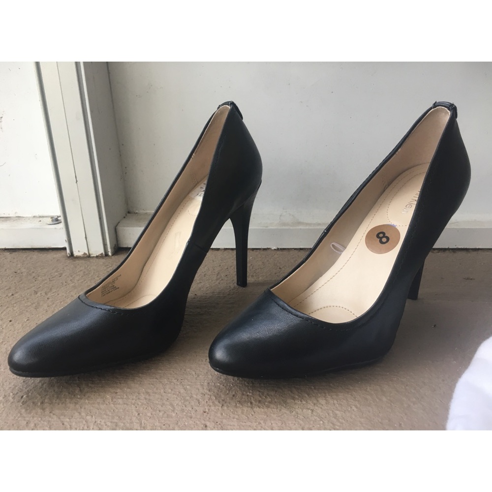 Calvin Klein classic black leather heels